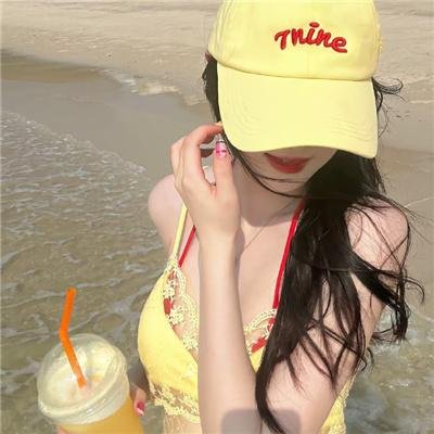 热裤荡女
